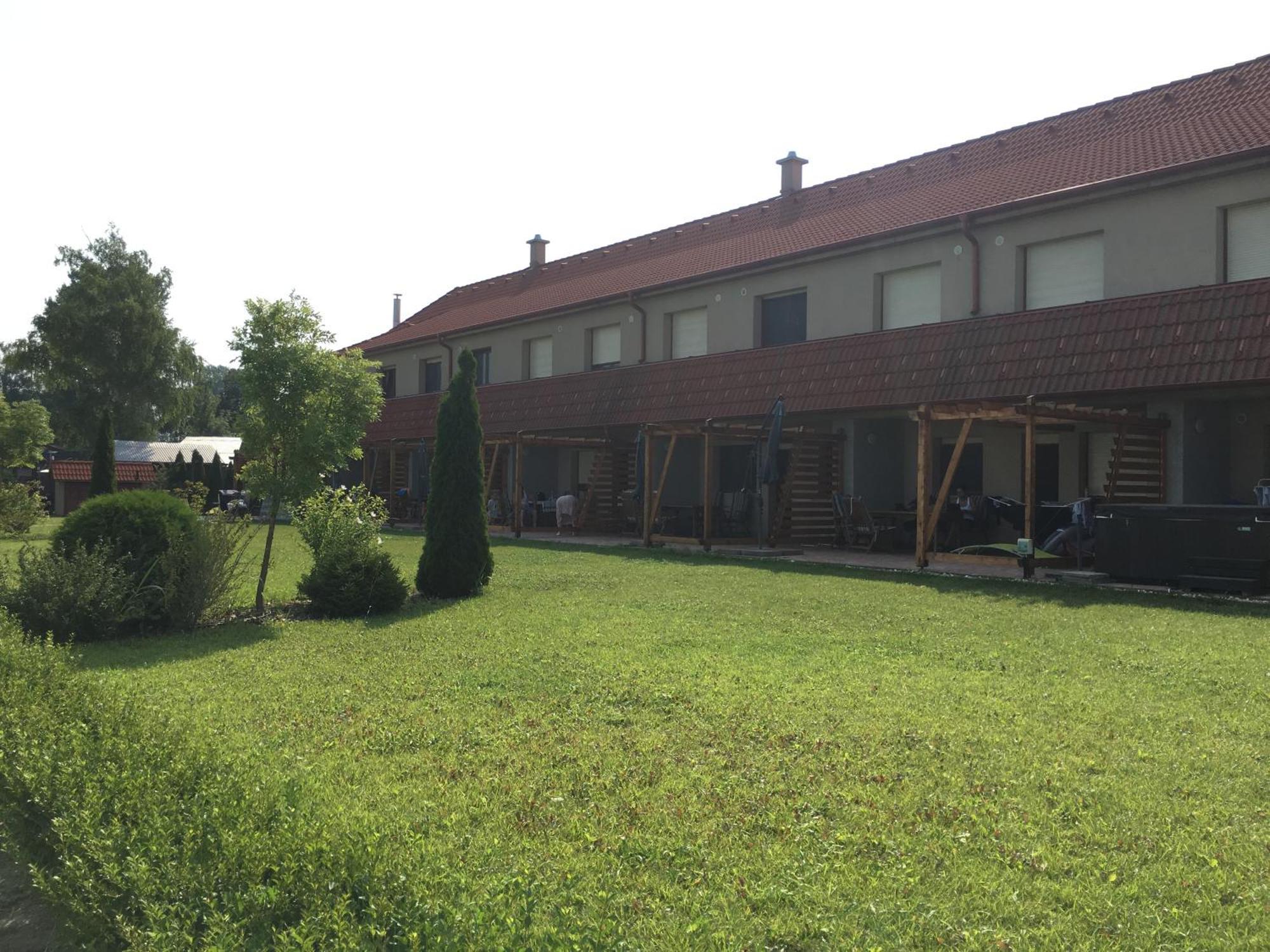 Harsas Apartmanhaz Balatonboglar Apartment Luaran gambar